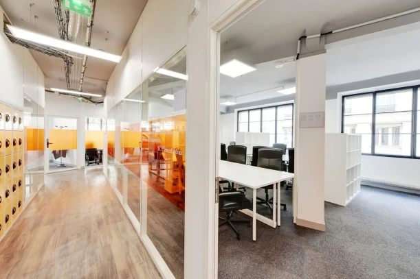 Open Space - 75002 - 1 poste - 250€