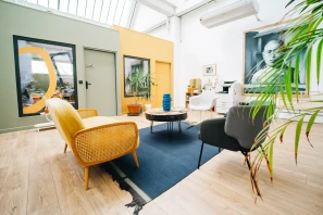 Bureau privé - 42100 - 2 postes - 425€