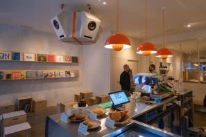 Open Space - 33000 - 8 postes - 250€