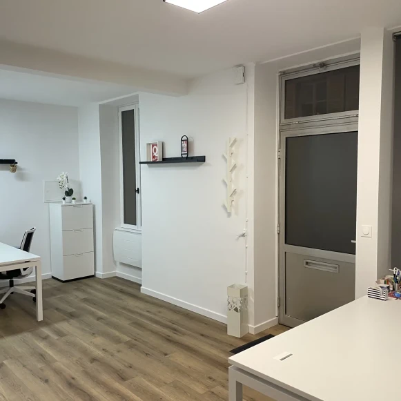 Espace indépendant 50 m² 3 postes Coworking Rue de Chorey Beaune 21200 - photo 3
