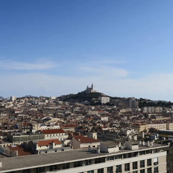 Bureau privé 16 m² 3 postes Coworking Cours Belsunce Marseille 13001 - photo 1