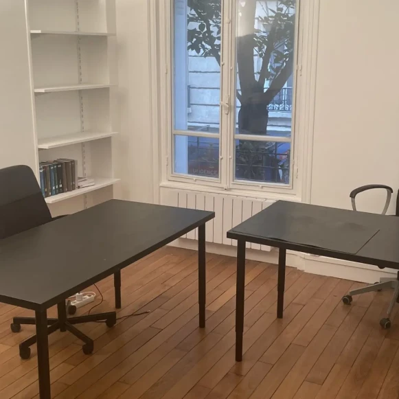 Bureau privé 12 m² 2 postes Location bureau Rue Louis Besquel Vincennes 94300 - photo 1