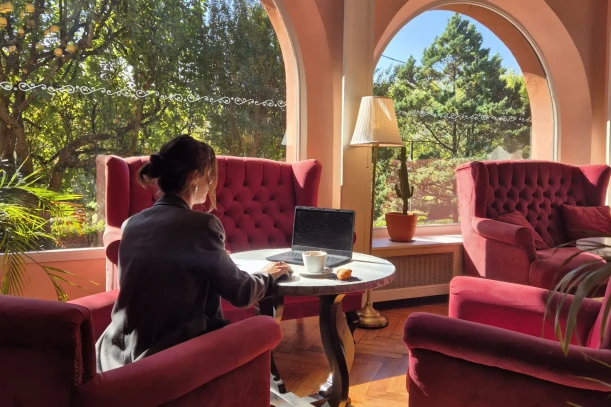 Open Space - 64500 - 5 postes - 100€