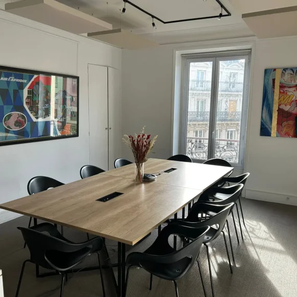 Bureau privé 16 m² 4 postes Location bureau Rue de Turbigo Paris 75001 - photo 4