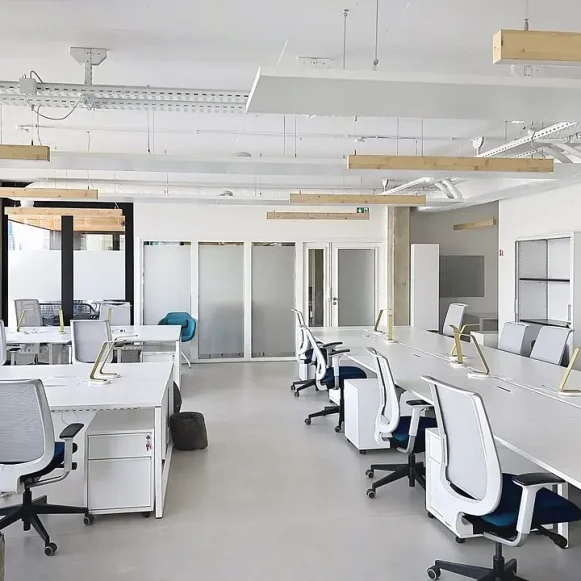 Bureau privé 65 m² 8 postes Coworking Allée François Mitterrand Rouen 76100 - photo 2