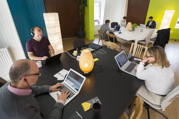 Open Space - 35000 - 10 postes - 249€