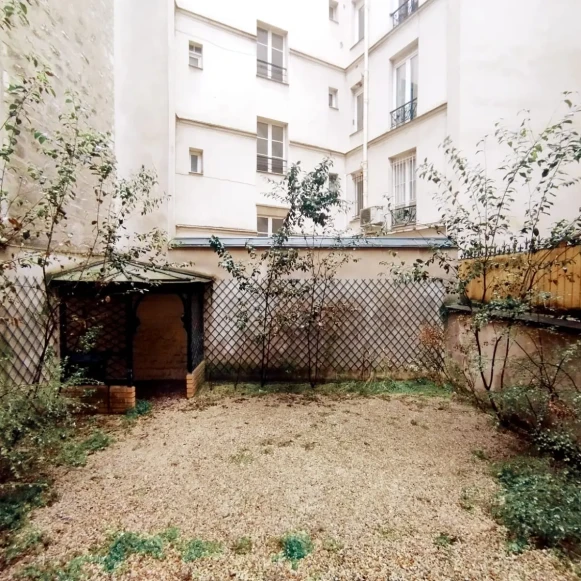 Bureau privé 13 m² 3 postes Location bureau Rue Chasseloup Laubat Paris 75015 - photo 4