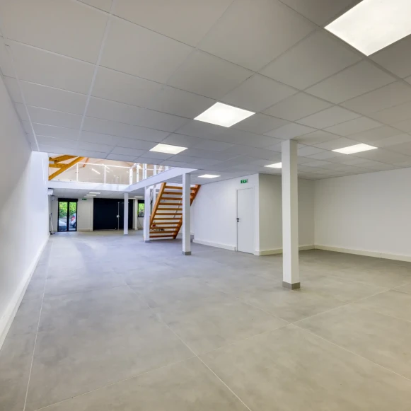 Espace indépendant 219 m² 40 postes Location bureau Rue Hoche Malakoff 92240 - photo 4