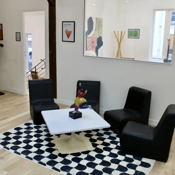 Bureau privé 25 m² 5 postes Coworking Rue Bichat Paris 75010 - photo 4