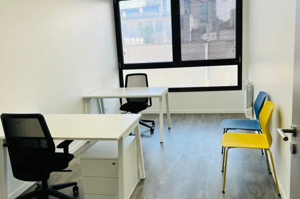 Bureau privé - 92600 - 2 postes - 520€