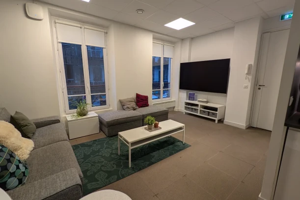 Bureau privé - 75004 - 4 postes - 1750€