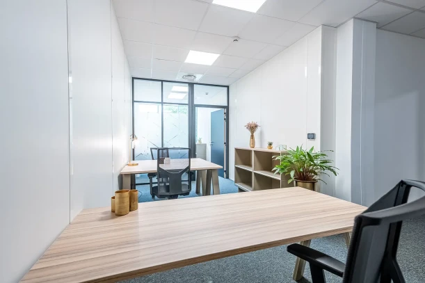 Bureau privé - 21000 - 5 postes - 1654€