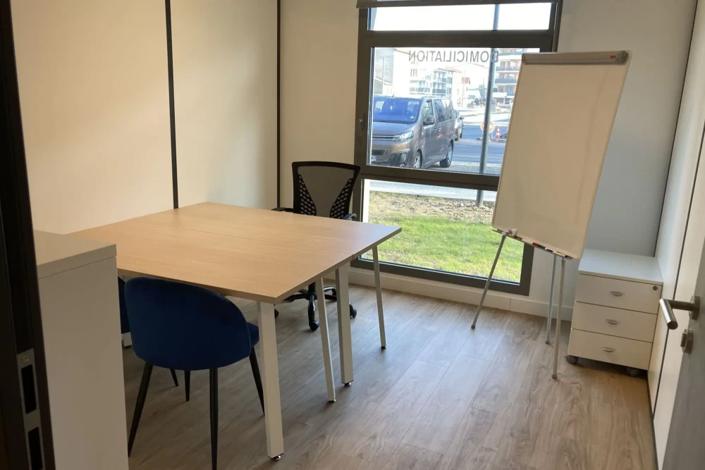 Bureau privé - 38200 - 2 postes - 600€