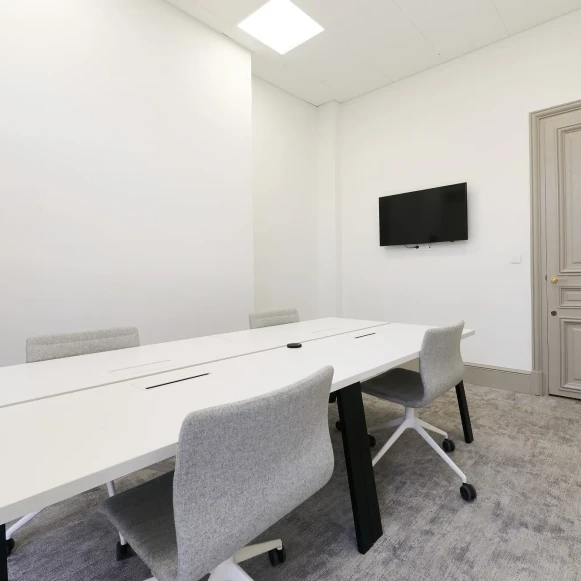 Espace indépendant 400 m² 45 postes Location bureau Avenue Hoche Paris 75008 - photo 5