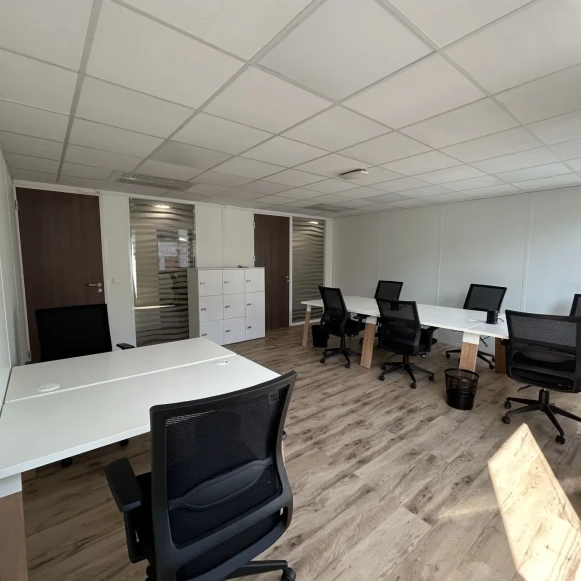 Bureau privé 51 m² 8 postes Location bureau Boulevard Gouvion-Saint-Cyr Paris 75017 - photo 3