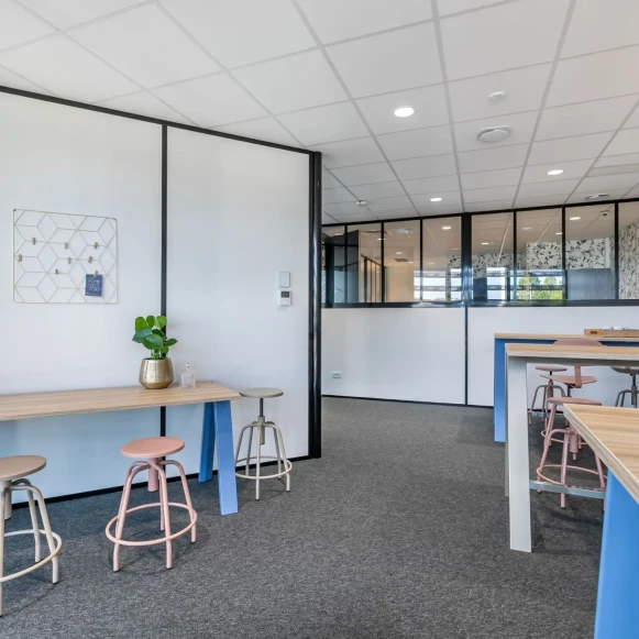 Bureau privé 17 m² 3 postes Coworking Rue de la Haye Schiltigheim 67300 - photo 6