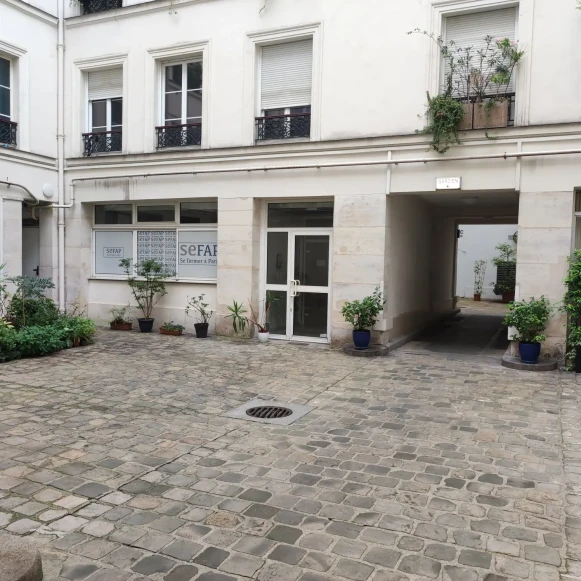 Bureau privé 20 m² 6 postes Coworking Boulevard de Magenta Paris 75010 - photo 6