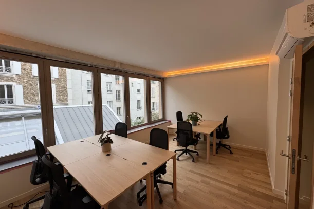 Bureau privé - 92120 - 7 postes - 3850€