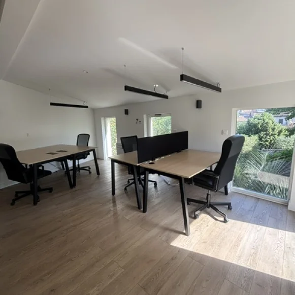 Bureau privé 22 m² 6 postes Coworking Rue Turenne Bordeaux 33000 - photo 6