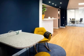 Bureau privé - 13006 - 3 postes - 870€