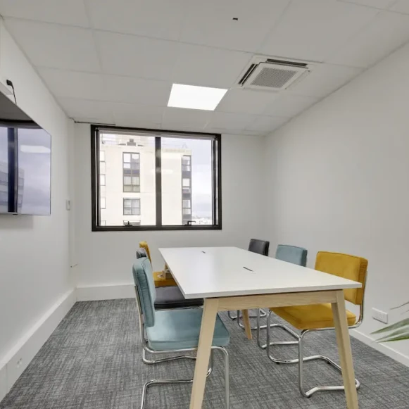 Bureau privé 47 m² 8 postes Location bureau Avenue Georges Pompidou Levallois-Perret 92300 - photo 1