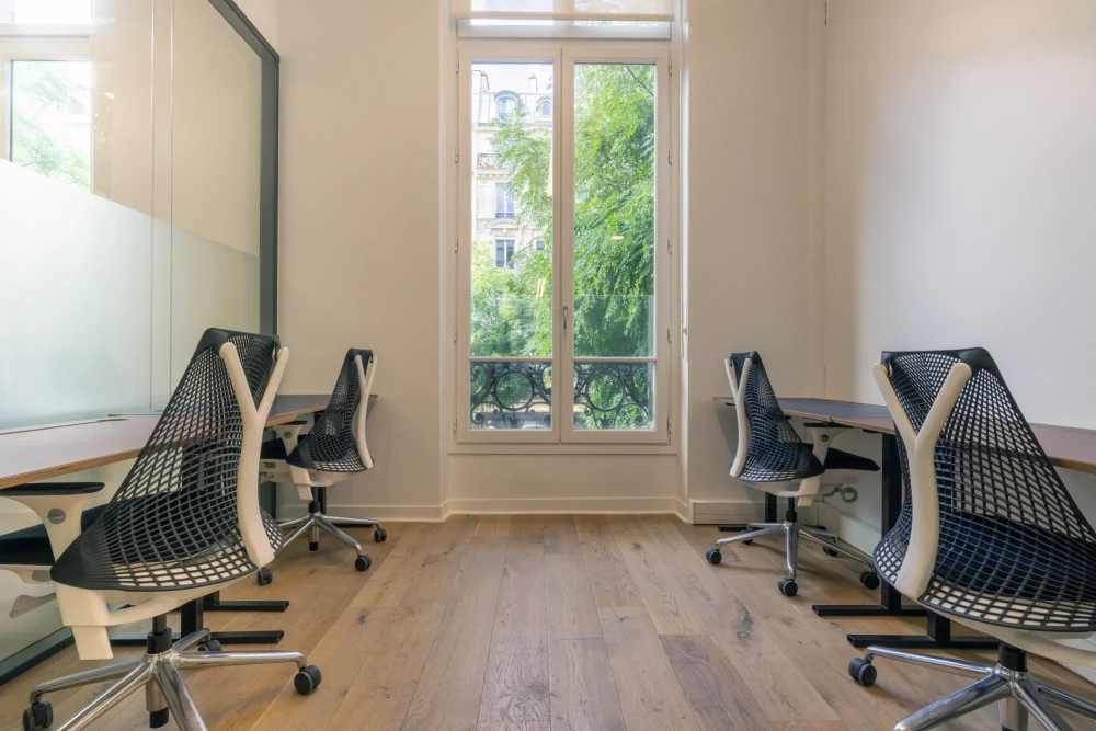 Bureau privé - 75011 - 4 postes - 2600€