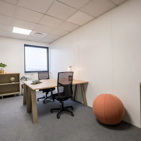 Bureau privé 13 m² 2 postes Coworking Avenue André Diligent Roubaix 59100 - photo 2