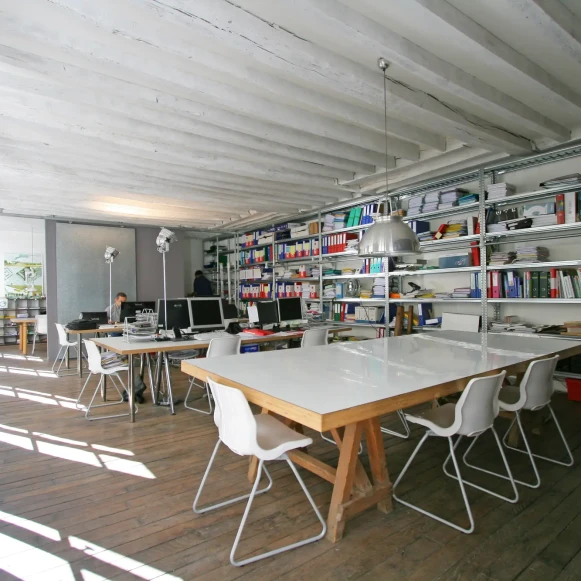 Open Space  6 postes Location bureau Rue du Faubourg Saint-Antoine Paris 75011 - photo 1