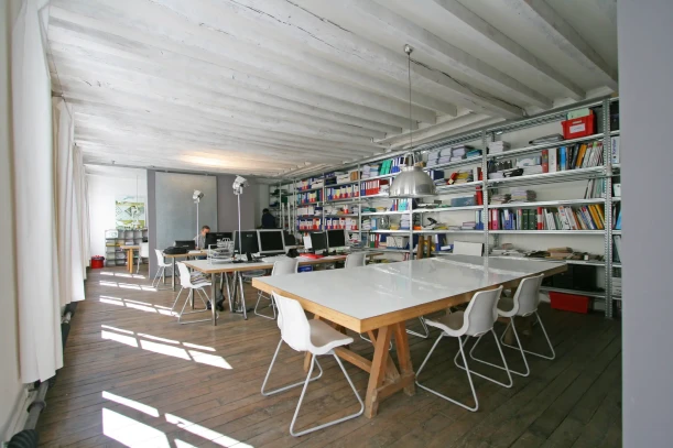 Open Space - 75011 - 6 postes - 335€