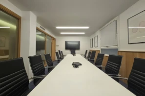 Bureau privé - 75008 - 4 postes - 2500€