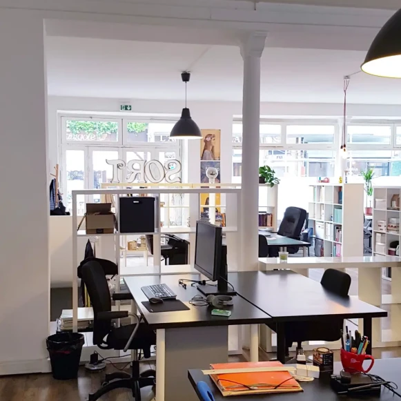 Open Space  3 postes Coworking Rue de Montreuil Paris 75011 - photo 10