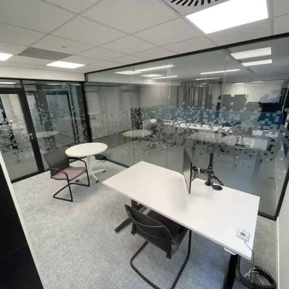 Espace indépendant 800 m² 80 postes Location bureau Avenue de l'Arche Courbevoie 92400 - photo 3