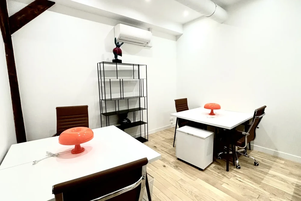 Bureau privé - 75010 - 5 postes - 2500€