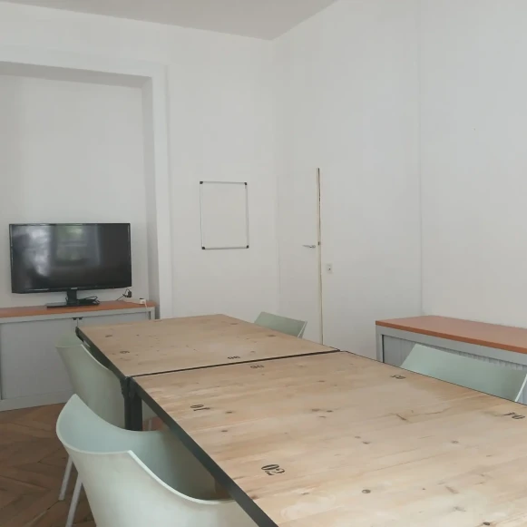 Open Space  6 postes Location bureau Rue Montmartre Paris 75002 - photo 3