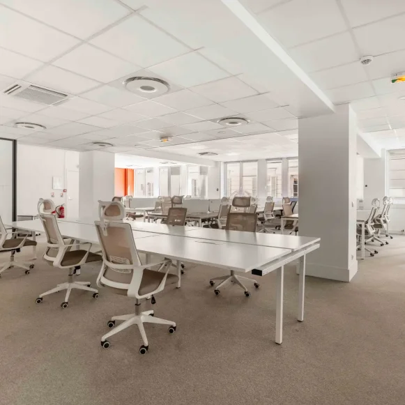 Espace indépendant 380 m² 56 postes Coworking Rue Bayen Paris 75017 - photo 6