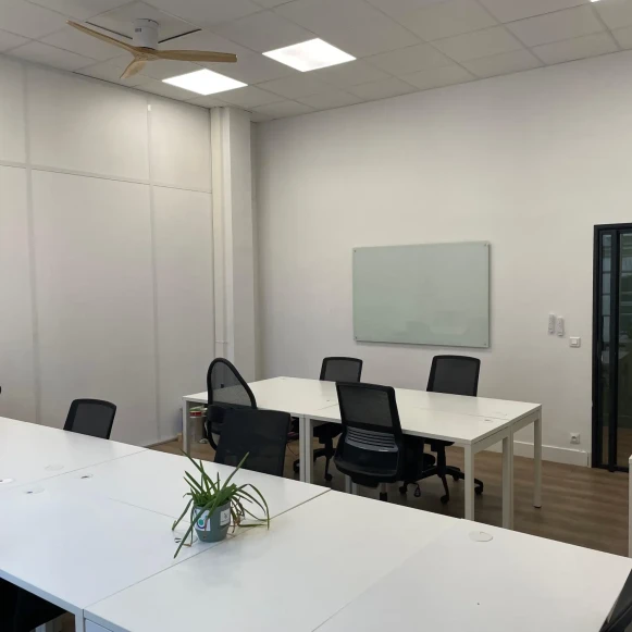 Bureau privé 31 m² 10 postes Location bureau Rue des Francs Bourgeois Paris 75004 - photo 3