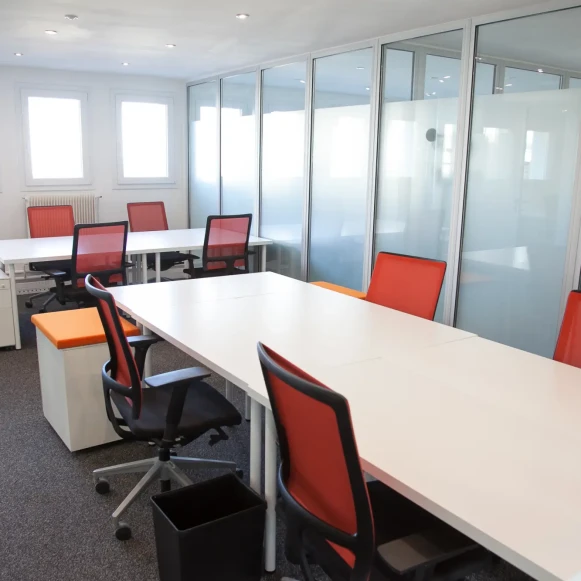 Bureau privé 172 m² 47 postes Coworking Boulevard Gambetta Issy-les-Moulineaux 92130 - photo 4