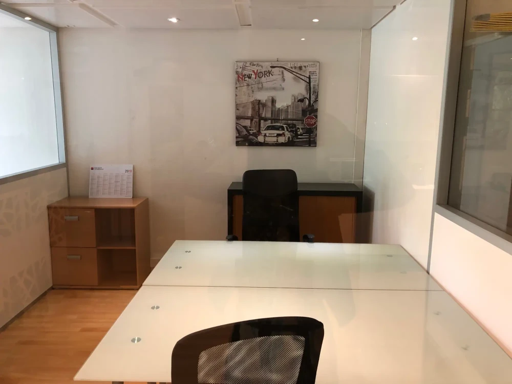 Bureau privé - 06560 - 2 postes - 390€