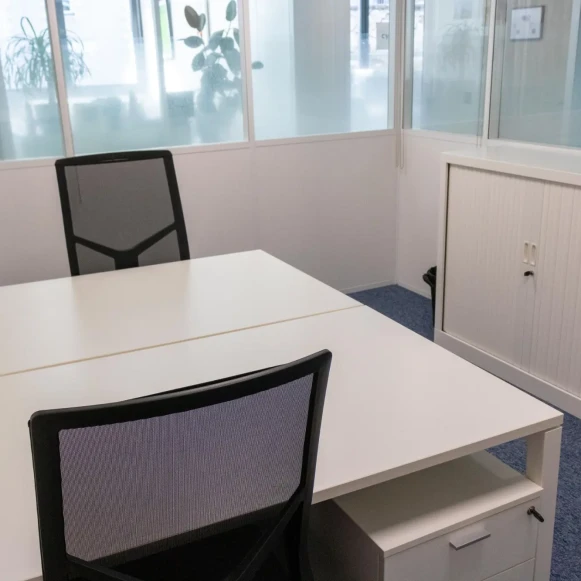 Bureau privé 13 m² 2 postes Coworking Rue Paul Bellamy Nantes 44000 - photo 2