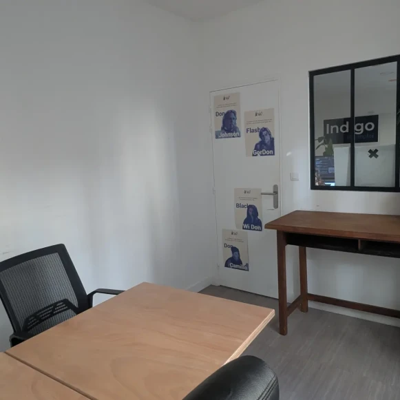 Espace indépendant 8 m² 2 postes Location bureau Rue Sainte-Foy Paris 75002 - photo 2