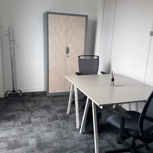 Bureau privé 11 m² 1 poste Coworking Rue Cassiopée Chavanod 74650 - photo 5