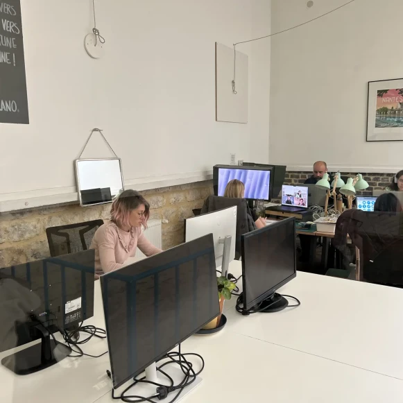 Bureau privé 17 m² 6 postes Location bureau Rue Traversière Paris 75012 - photo 4