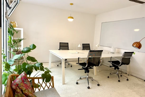 Espace indépendant - 75009 - 7 postes - 2700€