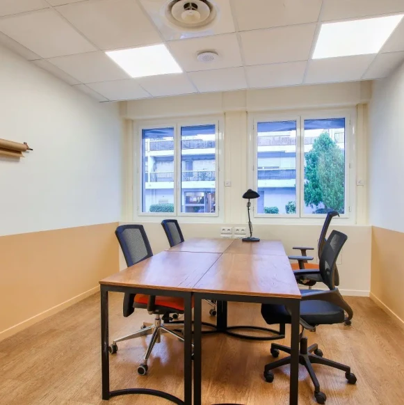 Bureau privé 15 m² 4 postes Coworking Rue Negresko Marseille 13008 - photo 8