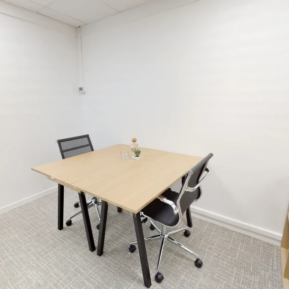 Bureau privé 6 m² 2 postes Location bureau Rue Royale Saint-Cloud 92210 - photo 1