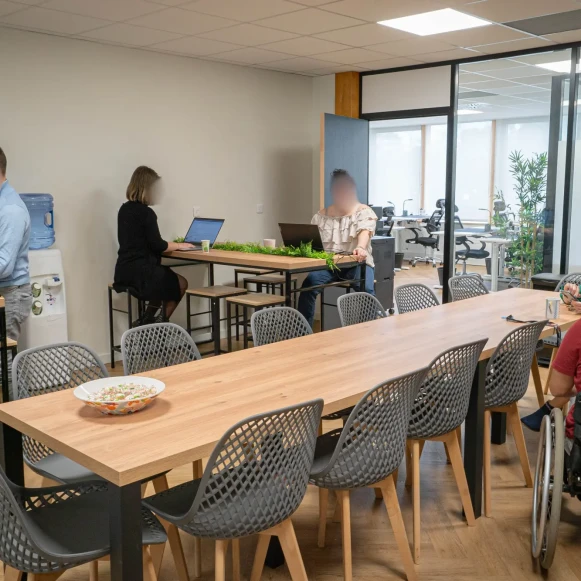 Bureau privé 11 m² 2 postes Coworking Avenue de Canteranne Pessac 33600 - photo 12