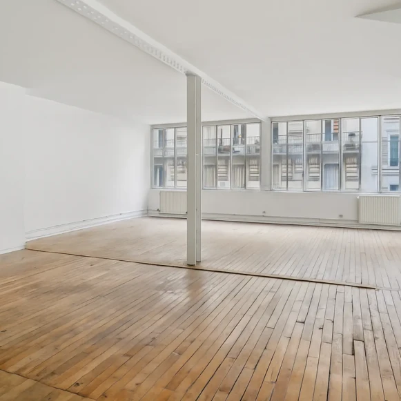 Espace indépendant 133 m² 24 postes Location bureau Rue Jacques Louvel-Tessier Paris 75010 - photo 1