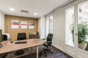 Bureau privé - 75008 - 4 postes - 3302€