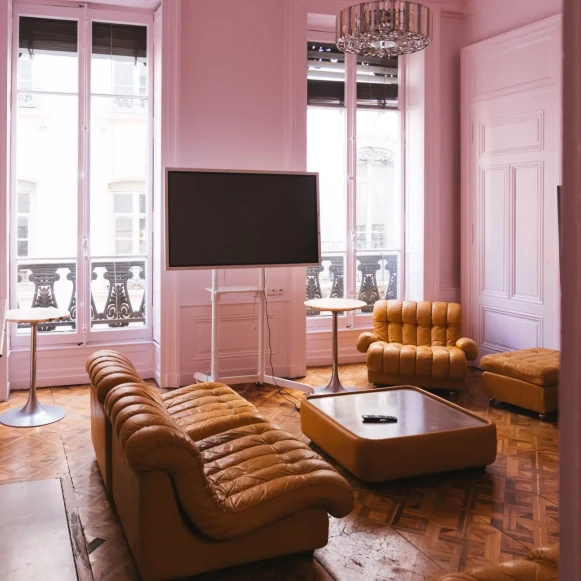 Bureau privé 20 m² 6 postes Coworking Rue d'Algérie Lyon 69001 - photo 1