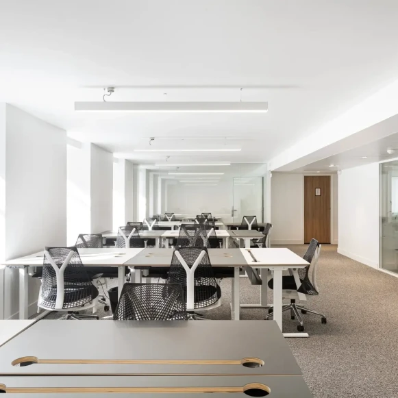 Bureau privé 30 m² 10 postes Location bureau Rue de Montholon Paris 75009 - photo 5